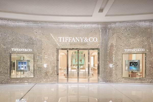 Tiffany &amp; Co. in partnership with RIKAS Hospitality Group unveils Blue Box Café 