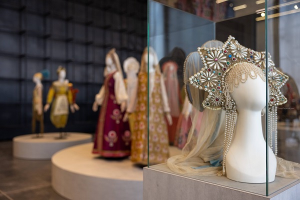 “Russia: Her Style and Soul” Fashion Exhibition Opens at Alserkal Avenue Dubai