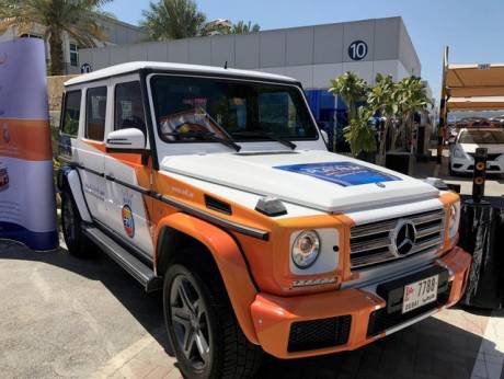 Range Rover, Mercedes G500 part of driving course in Dubai