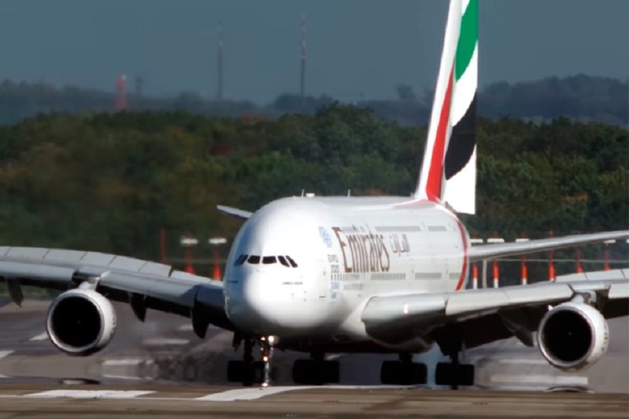 В Сети появилась запись экстремальной посадки Emirates Airbus А380 (Видео)