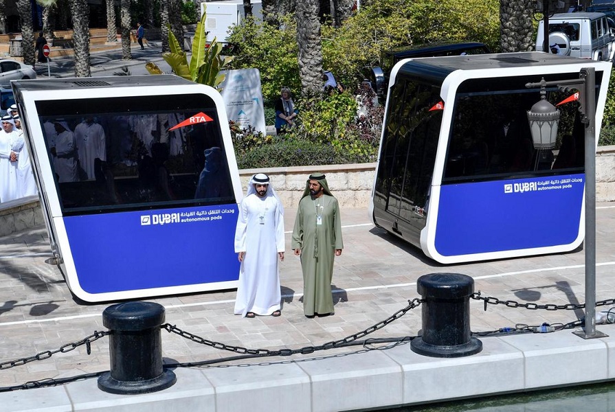 Mohammed bin Rashid attends tests of world’s first autonomous pods (Video)