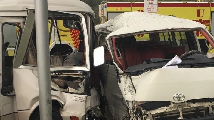 32 injured as two minibuses collide on Abu Dhabi road