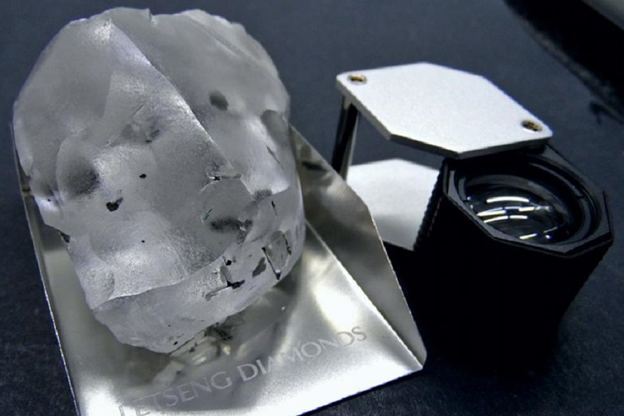 Exceptional 910 carat gem diamond found in Lesotho