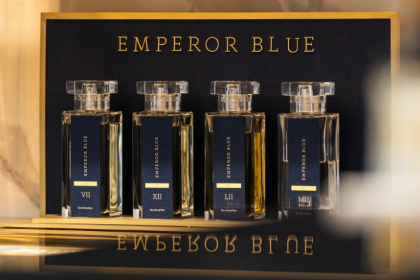 A world of elegance, glamour and confidence of Emperor Blue Fragrance