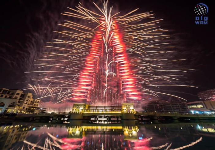 Dubai welcomes 2017 with dazzling fireworks!