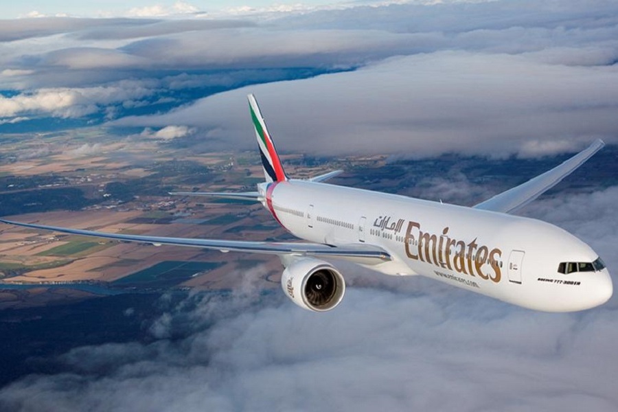 Elderly passenger restrained by cabin crew on Emirates flight to Chicago 