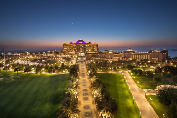 Роскошный отель Дворец Эмиратов в Абу Даби