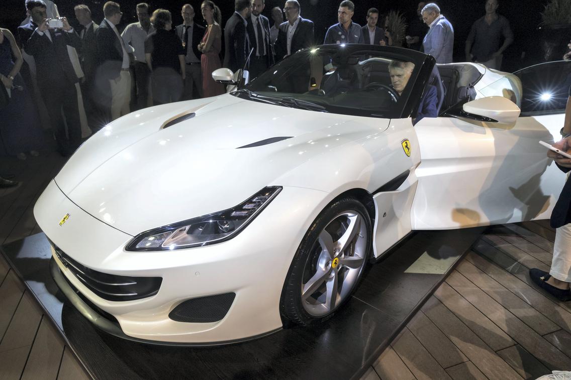 Ferrari&#039;s new Portofino makes its first bow outside Europe, in Dubai (Video)