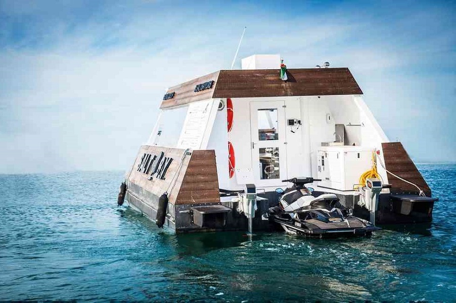 There is now a floating food &#039;truck&#039; in Dubai 