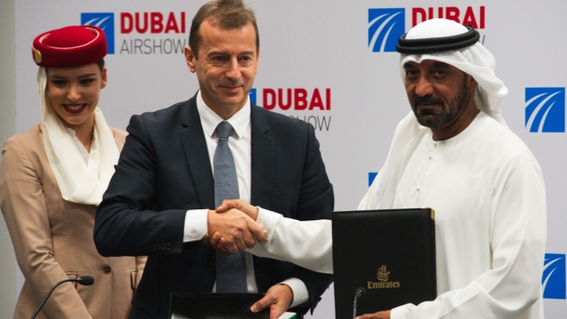 Airbus подписал контракты на сумму $30 млрд с Emirates и Air Arabia 