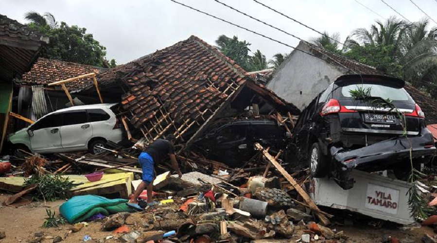 Tsunami in Indonesia kills at least 168 without warning (Video)