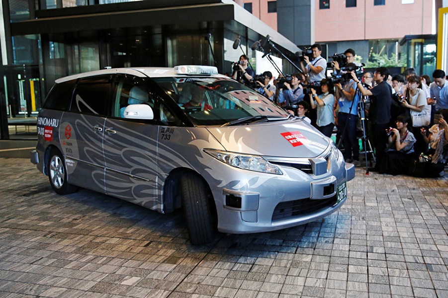 World’s 1st Autonomous Taxi Starts Operating in Tokyo (Video)