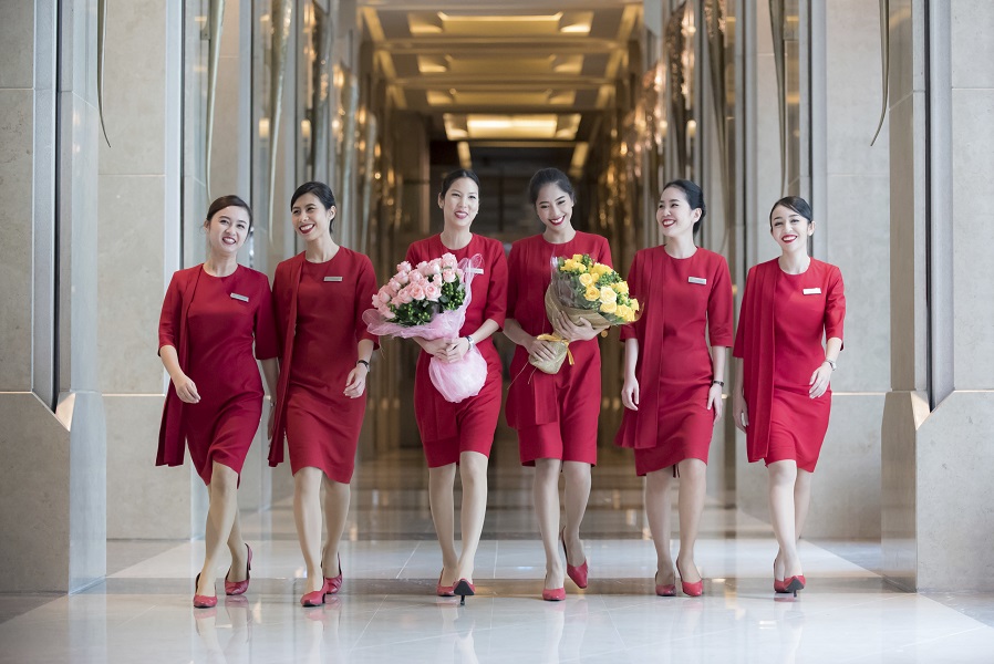 Birthday of an Icon: Kempinski Lady in Red celebrates its 10th anniversary 