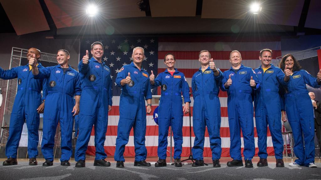 NASA names astronauts for first manned US space launches since 2011 (Video)