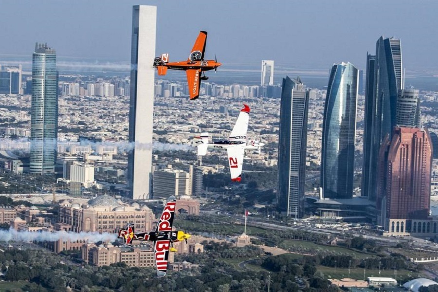 Воздушные гонки Red Bull Air Race возвращаются в Абу Даби (Видео)