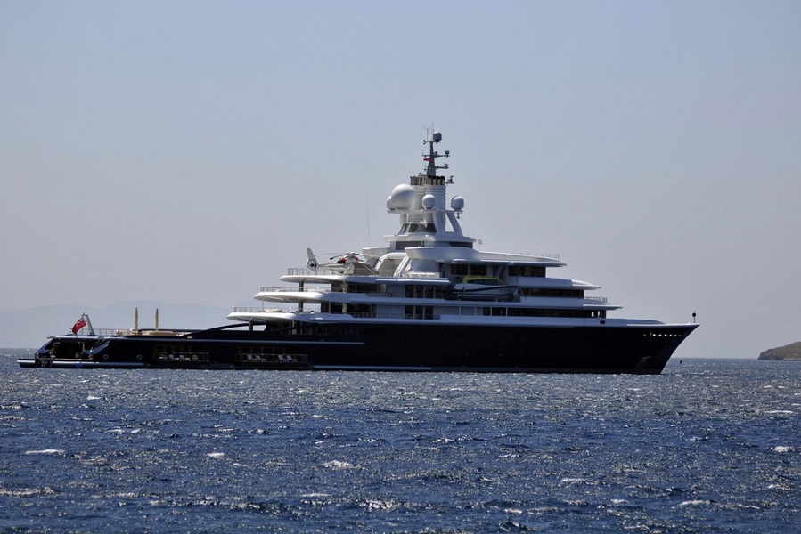 Dubai superyacht row: Russian oligarch forced to sell $5 million helicopter in divorce settlement