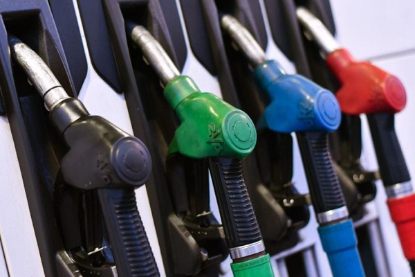 В ОАЭ снова поднялись цены на бензин и дизельное топливо