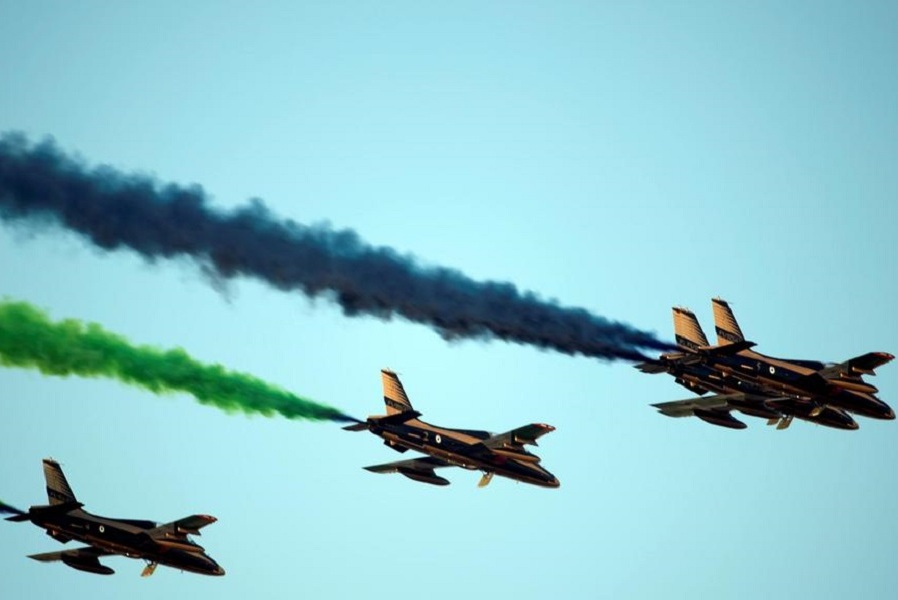 UAE Armed Forces pull off massive military spectacle in Al Ain (Video)