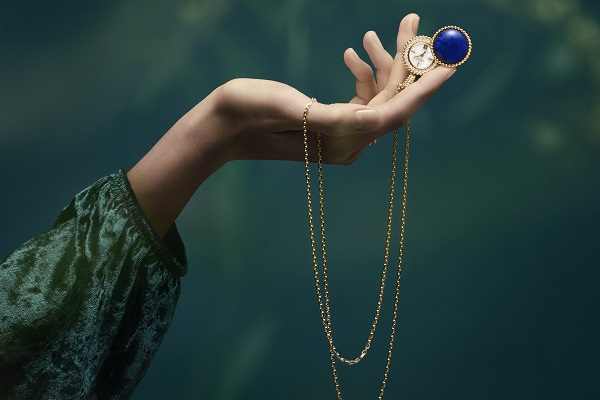 Van Cleef &amp; Arpels combines jewelry and watchmaking traditions