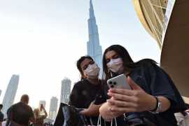 Власти ОАЭ отменили обязательное ношения масок на улице