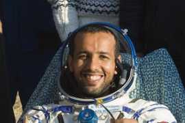宇航员哈扎·阿尔曼苏里在太空中迈出第一步，为阿联酋创造历史