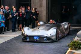 Mercedes Vision EQ Silver Arrow Is A Stunning 750-HP Electric Speedster (Video)