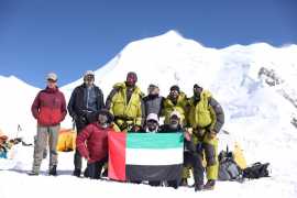 Военные альпинисты ОАЭ достигли вершины горы Химлунг Химал