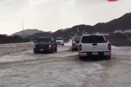 Heavy rain lashes northern emirates leaving streets flooded