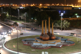 Illuminated kerbstone replaces concrete pavement in Mina Zayed