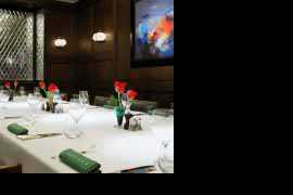 This Dubai Food Festival learn to make Chocolate Bombe dessert at The Ivy!