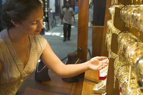 UAE: Gold Prices Hit 3-Week Low Amid Market Sell-Off
