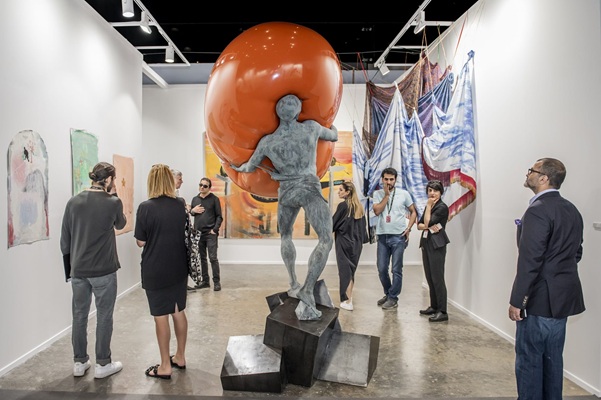 Art Dubai 2025 Opens with Global Reach and Strong Russian Art Presence