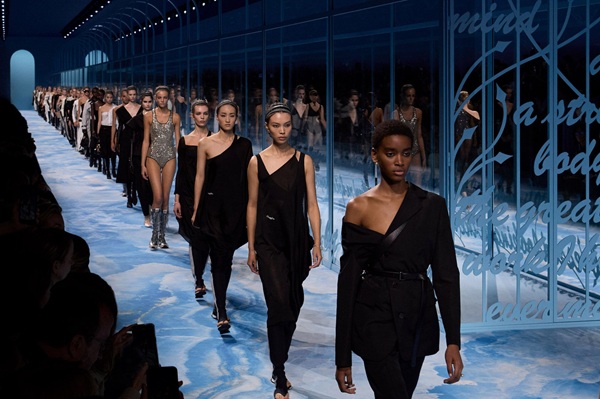 Paris Couture Week FW 2025: A Season of Reimagined Heritage and Futuristic Grace
