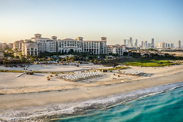 Лето мечты начинается в The St. Regis Saadiyat Island Resort