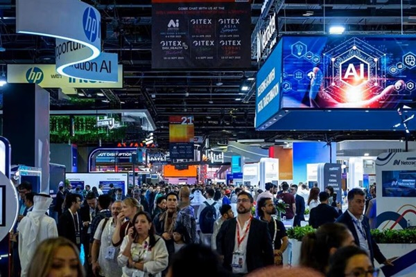 В Дубае открылась выставка Gitex 2025: в центре внимания ИИ и биотехнологии